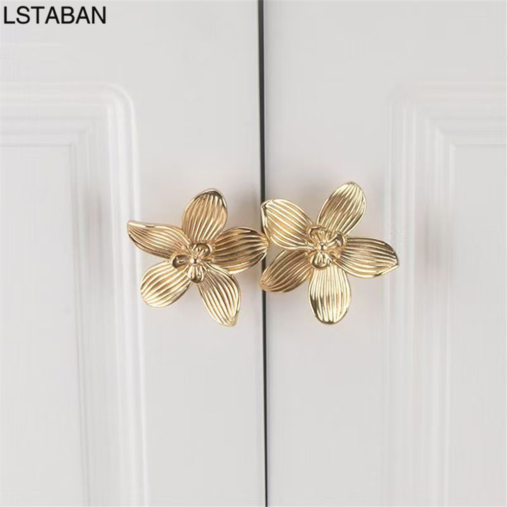 Furniture Rotating Hardware - Flower Shape Solid Gold Kitchen Cabinet